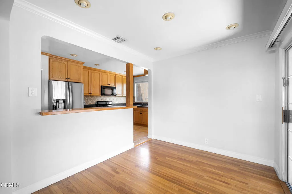 2444 N Parish Place, Burbank, California 91504 home-pic-13