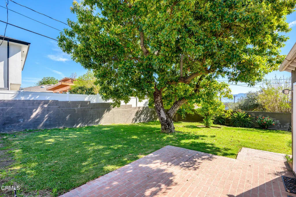 2444 N Parish Place, Burbank, California 91504 home-pic-40