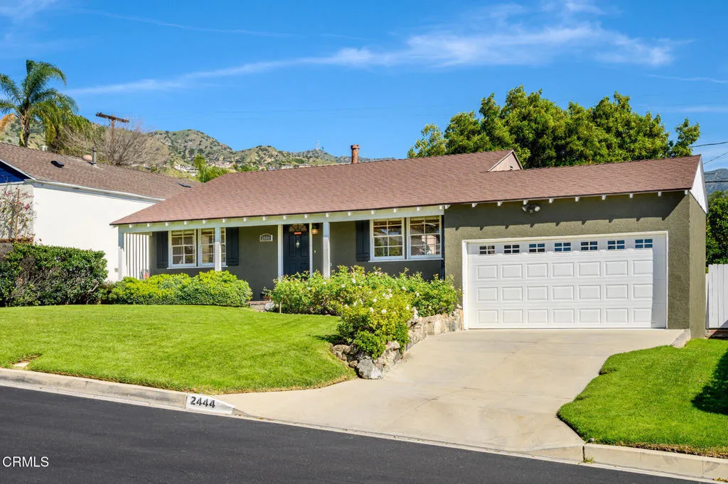 2444 N Parish Place, Burbank, California 91504 home-pic-1