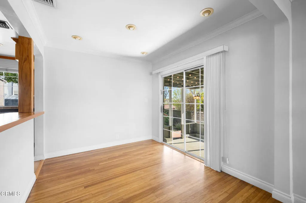 2444 N Parish Place, Burbank, California 91504 home-pic-11