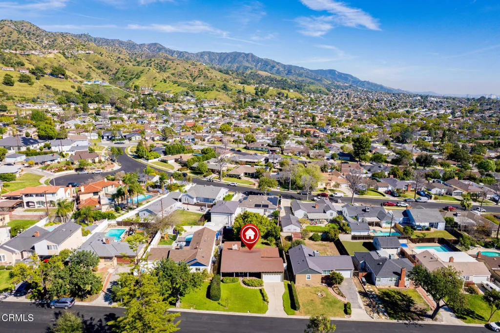 2444 N Parish Place, Burbank, California 91504 home-pic-45