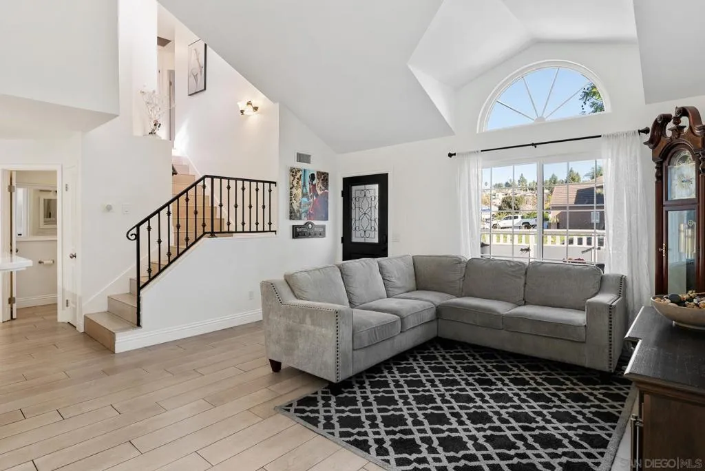 14192 Chicarita Creek Rd, San Diego, California 92128 home-pic-10