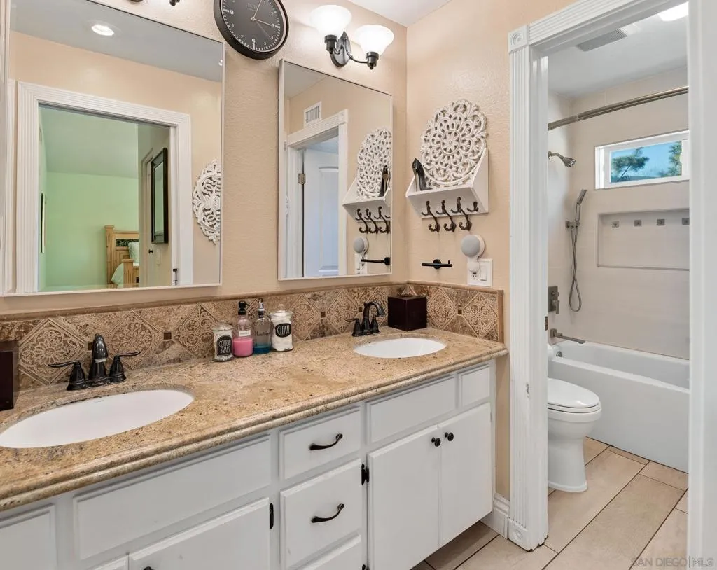 14192 Chicarita Creek Rd, San Diego, California 92128 home-pic-26
