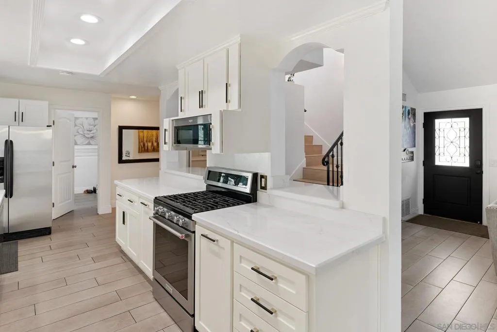 14192 Chicarita Creek Rd, San Diego, California 92128 home-pic-18