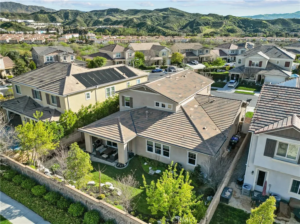 22385 Copper Mountain Court, Saugus, California 91350 home-pic-3