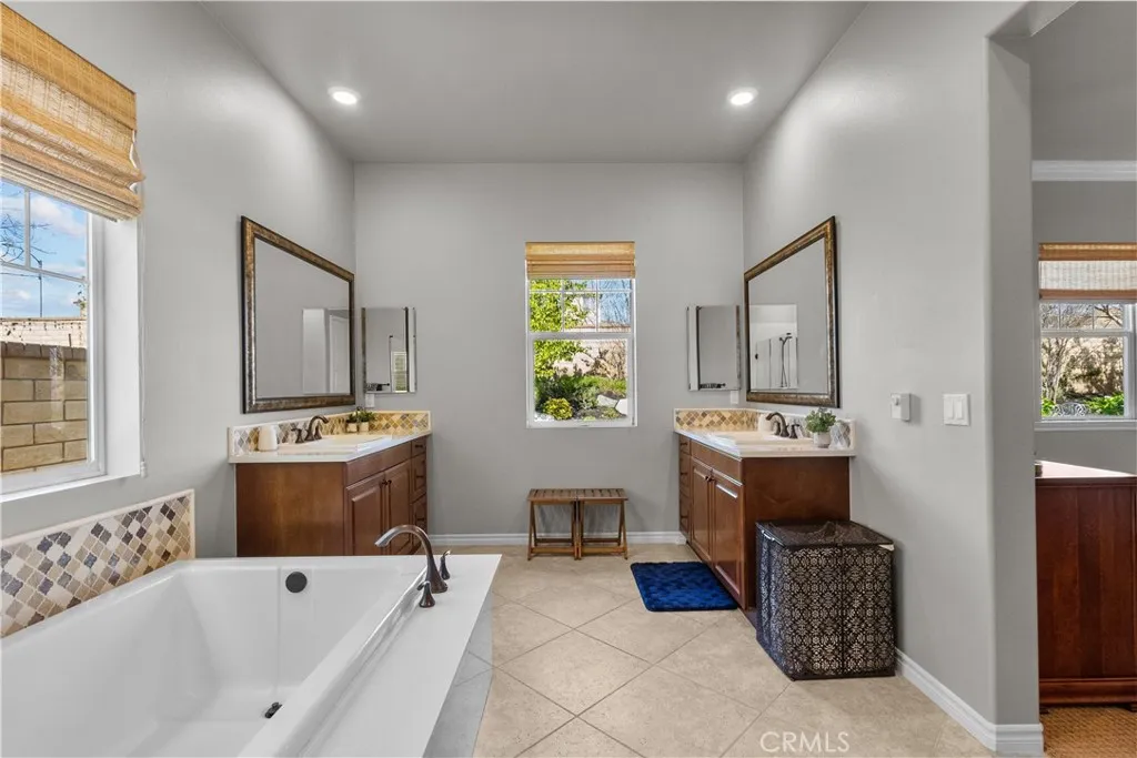 22385 Copper Mountain Court, Saugus, California 91350 home-pic-29