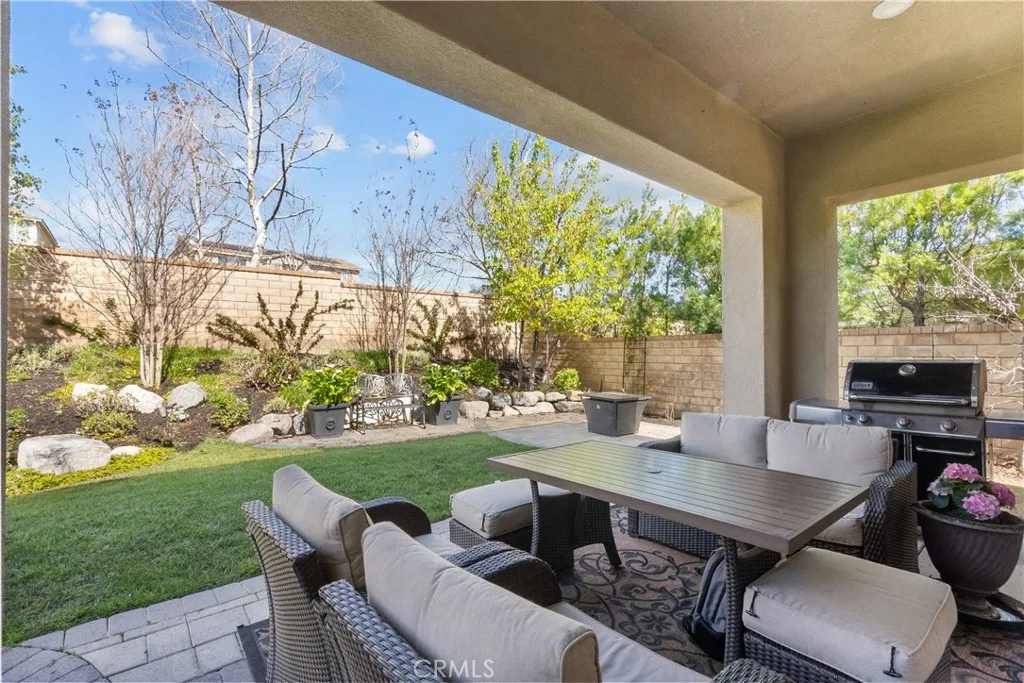 22385 Copper Mountain Court, Saugus, California 91350 home-pic-2