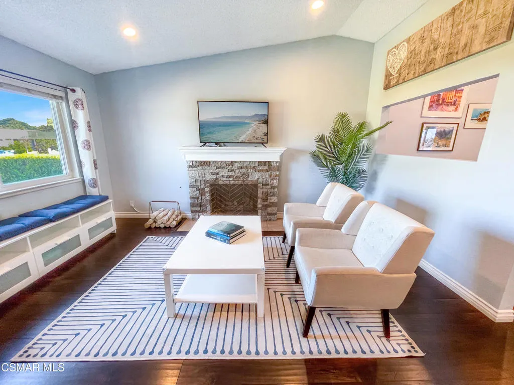 6579 Harvard Street, Moorpark, California 93021 home-pic-9