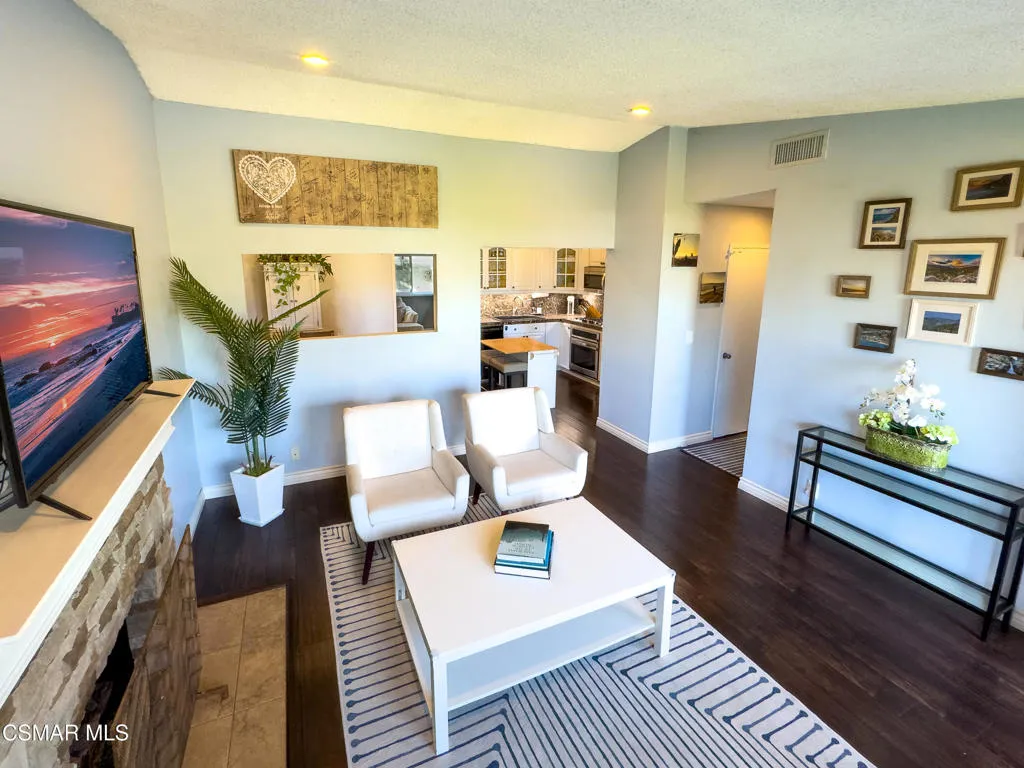 6579 Harvard Street, Moorpark, California 93021 home-pic-10