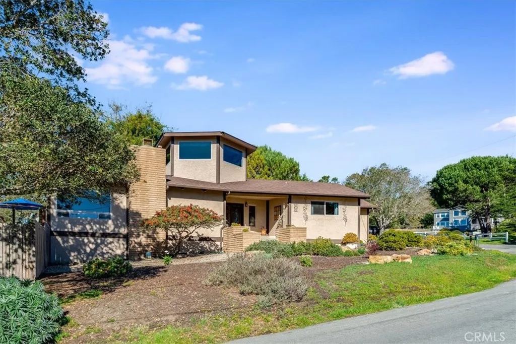 679 Orlando, Cambria, California 93428 home-pic-3