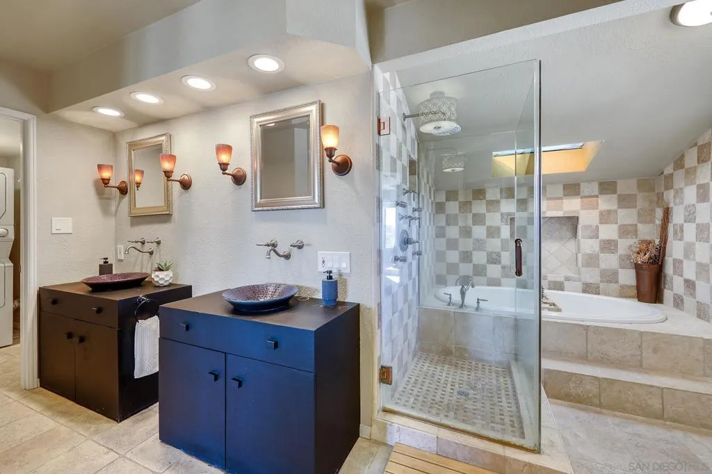 1427 Galveston St, San Diego, California 92110 home-pic-21