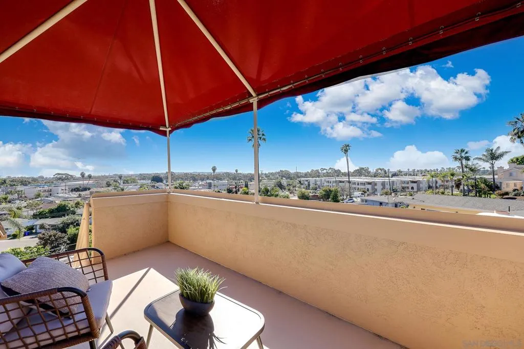 1427 Galveston St, San Diego, California 92110 home-pic-35