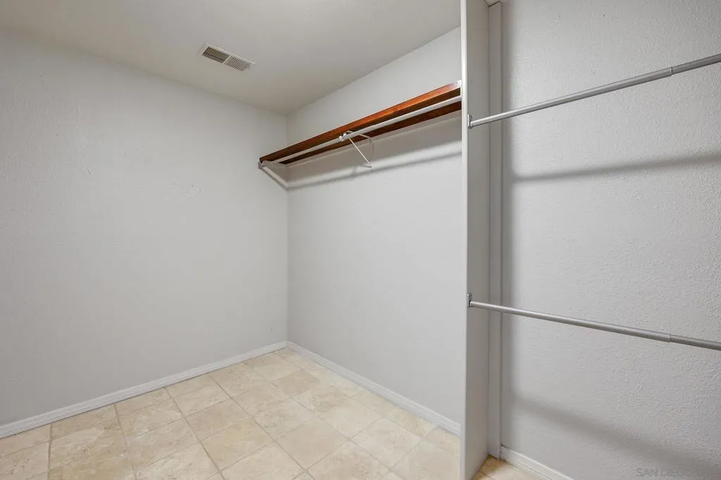 1427 Galveston St, San Diego, California 92110 home-pic-25