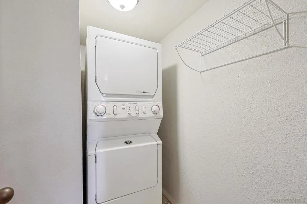 1427 Galveston St, San Diego, California 92110 home-pic-24