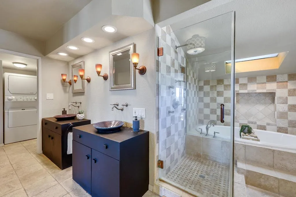 1427 Galveston St, San Diego, California 92110 home-pic-22