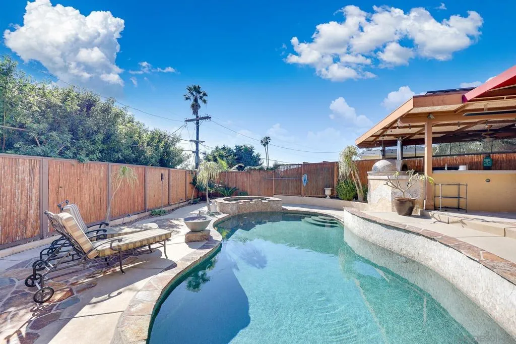 1427 Galveston St, San Diego, California 92110 home-pic-43