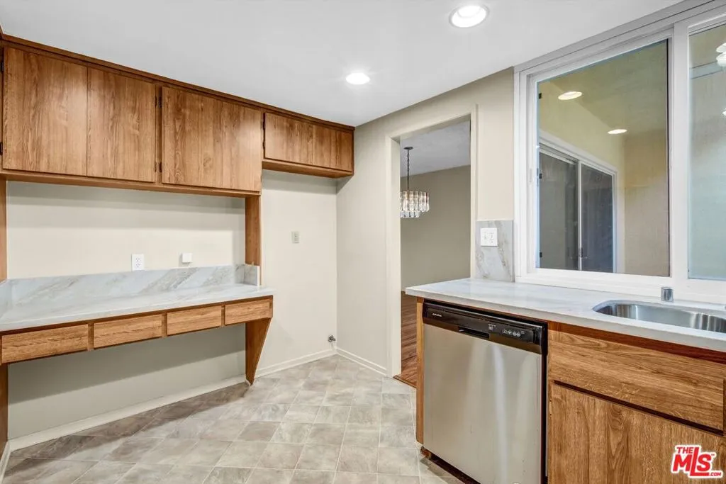 3500 W Manchester Boulevard 168, Inglewood, California 90305 home-pic-13