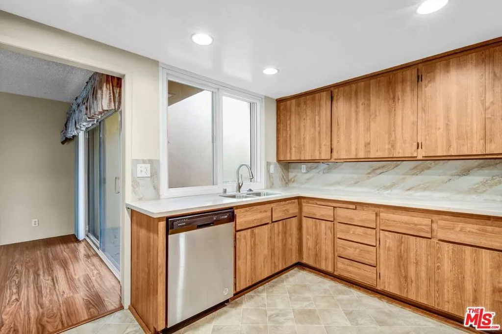 3500 W Manchester Boulevard 168, Inglewood, California 90305 home-pic-12