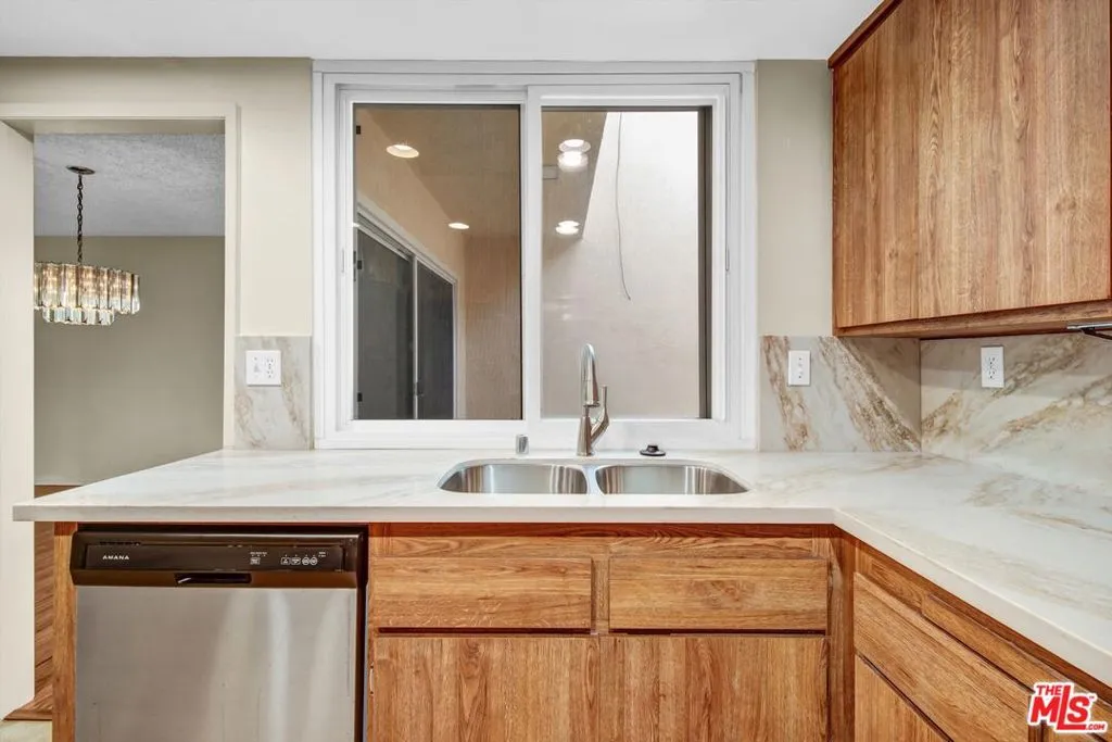3500 W Manchester Boulevard 168, Inglewood, California 90305 home-pic-15