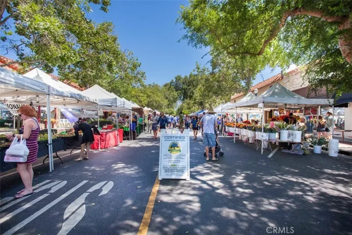 walking distance to Downtown Claremont