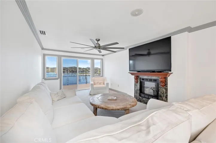 Sundeck Level - Sitting are with Patio access!