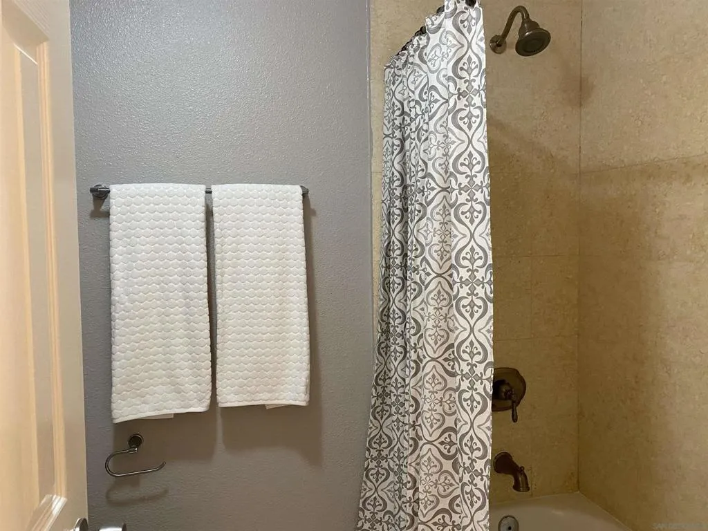 7405 Charmant 2324, San Diego, California 92122 home-pic-14