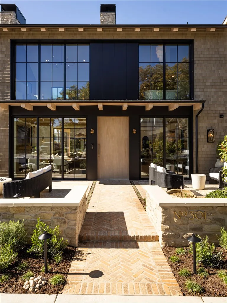 301 Jasmine, Corona Del Mar, California 92625 home-pic-3