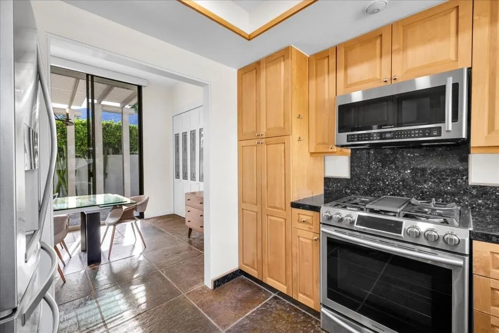 130 W Racquet Club Road 505, Palm Springs, California 92262 home-pic-15