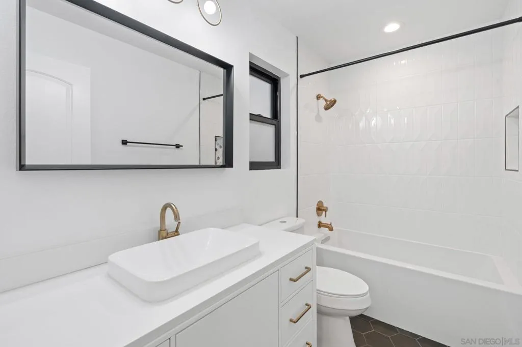 1413 Eastview Court, Oceanside, California 92056 home-pic-35