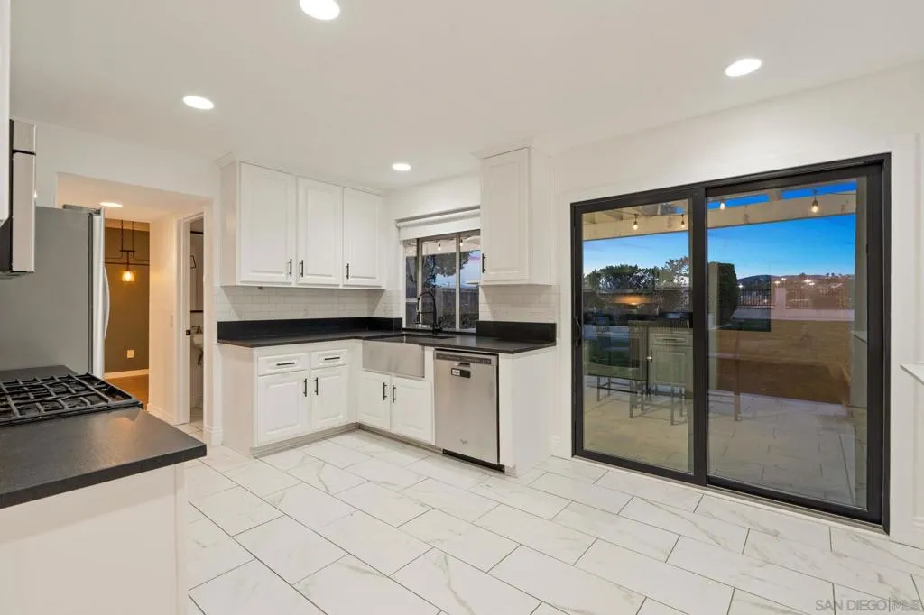 1413 Eastview Court, Oceanside, California 92056 home-pic-25