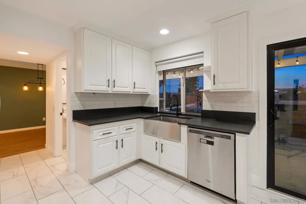 1413 Eastview Court, Oceanside, California 92056 home-pic-26
