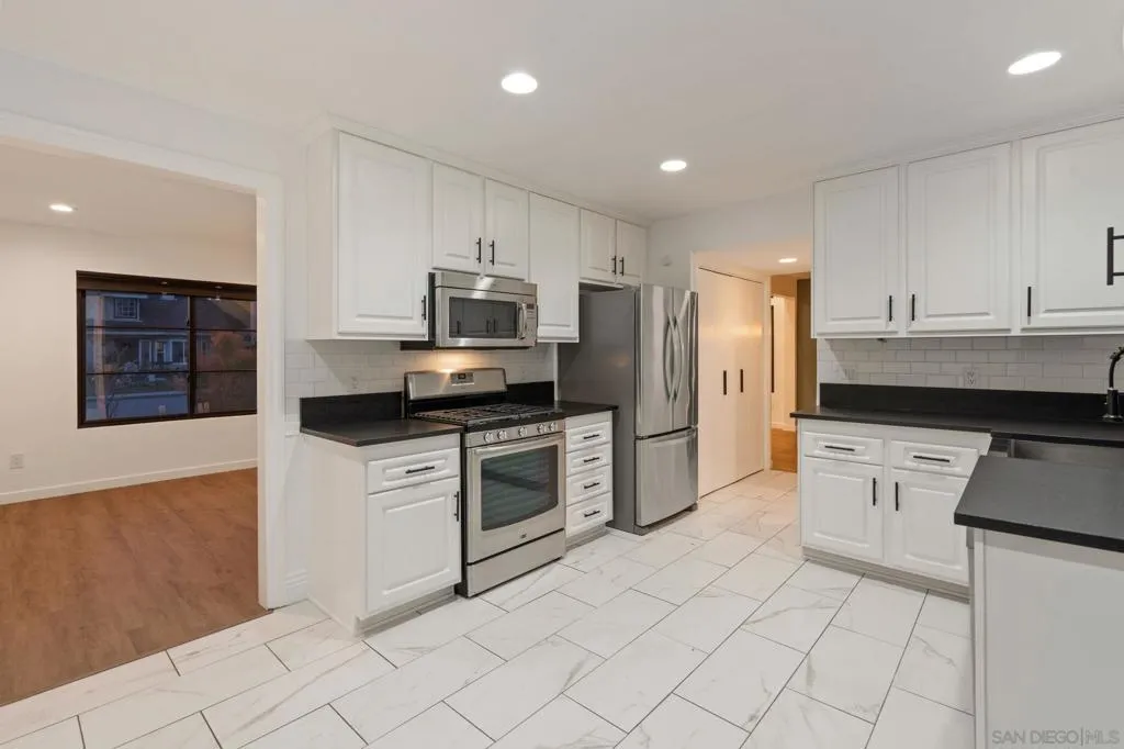 1413 Eastview Court, Oceanside, California 92056 home-pic-23