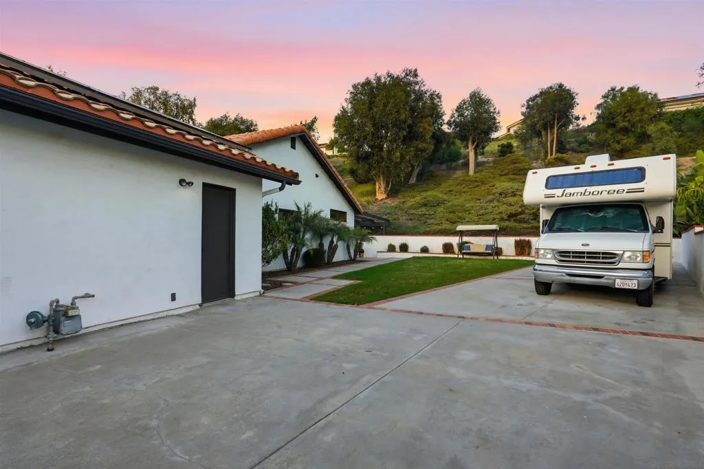 , Carlsbad, California 92010 home-pic-23