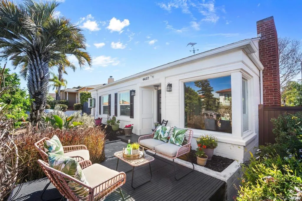4437 Long Branch Ave, San Diego, California 92107 home-pic-1