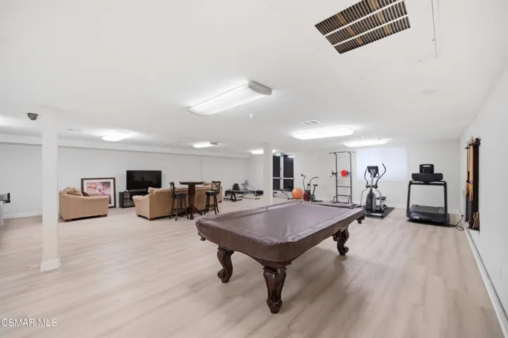 10878 Bloomfield St Toluca Lake 2-29