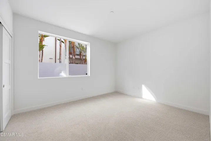 10878 Bloomfield St Toluca Lake 2-13