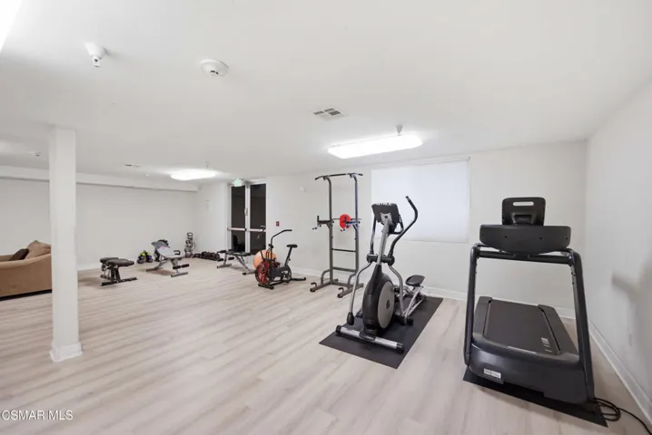 10878 Bloomfield St Toluca Lake 2-30