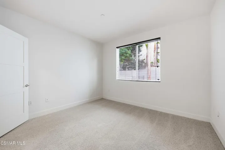 10878 Bloomfield St Toluca Lake 2-17