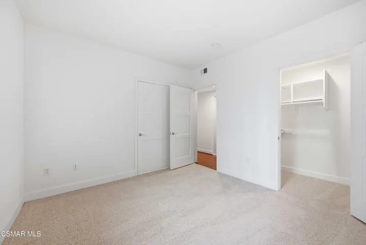 10878 Bloomfield St Toluca Lake 2-18