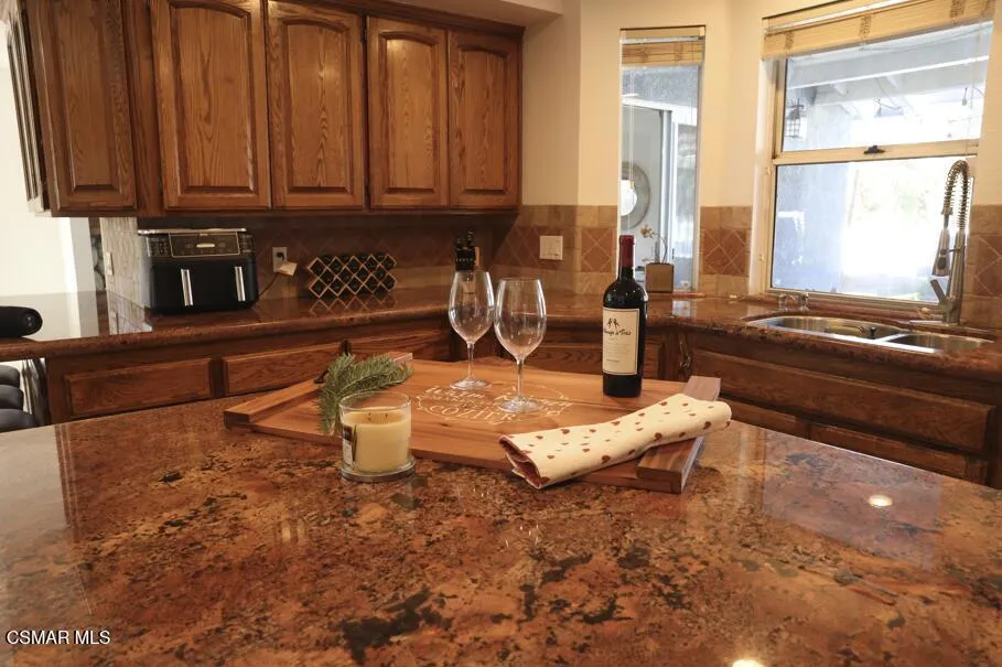 2331 Welcome Court, Simi Valley, California 93063 home-pic-5