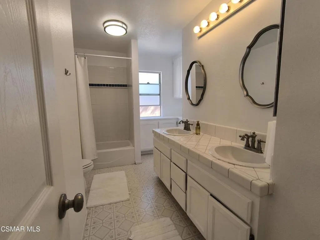 2331 Welcome Court, Simi Valley, California 93063 home-pic-13