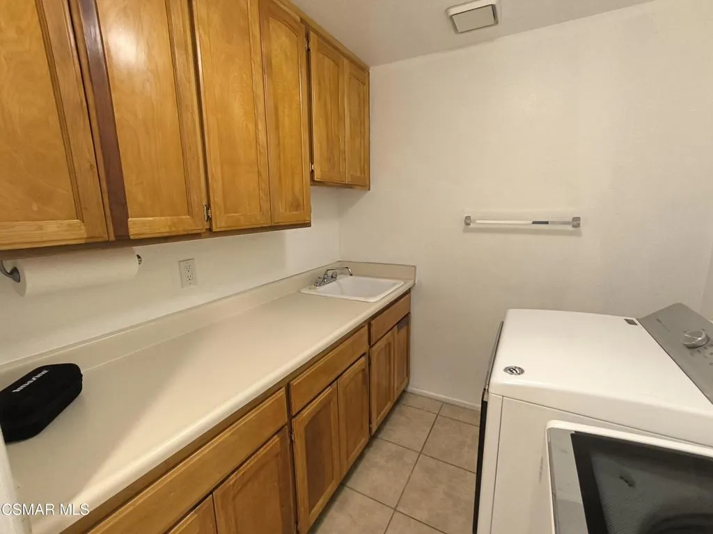 2331 Welcome Court, Simi Valley, California 93063 home-pic-11