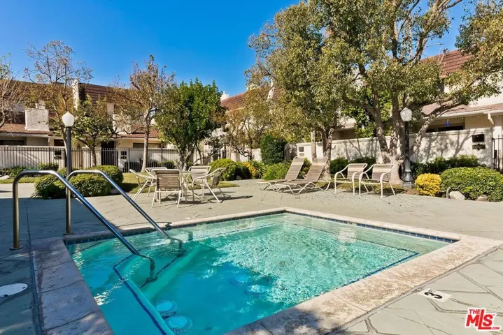 6263 1/2 Randi Avenue, Woodland Hills, California 91367