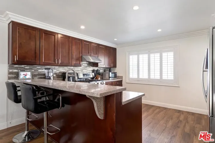 6263 1/2 Randi Avenue, Woodland Hills, California 91367