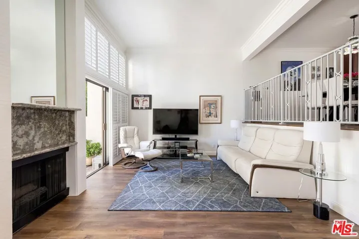 6263 1/2 Randi Avenue, Woodland Hills, California 91367