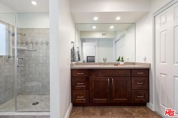 6263 1/2 Randi Avenue, Woodland Hills, California 91367