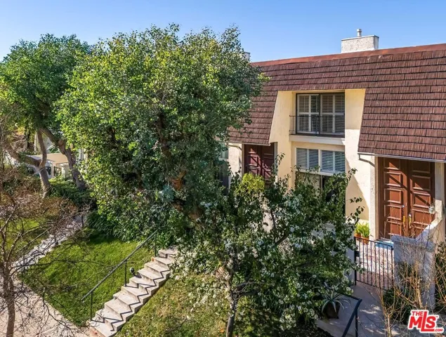 6263 1/2 Randi Avenue, Woodland Hills, California 91367
