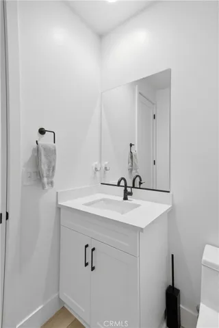 Guest bathroom 2