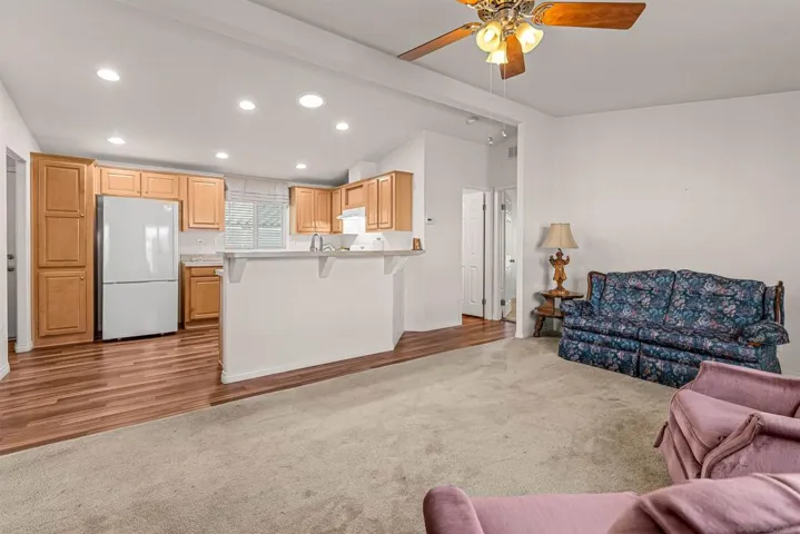14089 Pomegranate Ave 214, Poway, California 92064