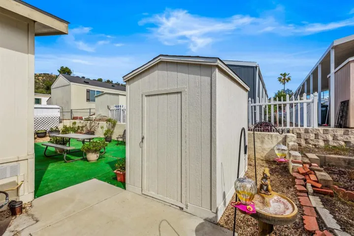 14089 Pomegranate Ave 214, Poway, California 92064